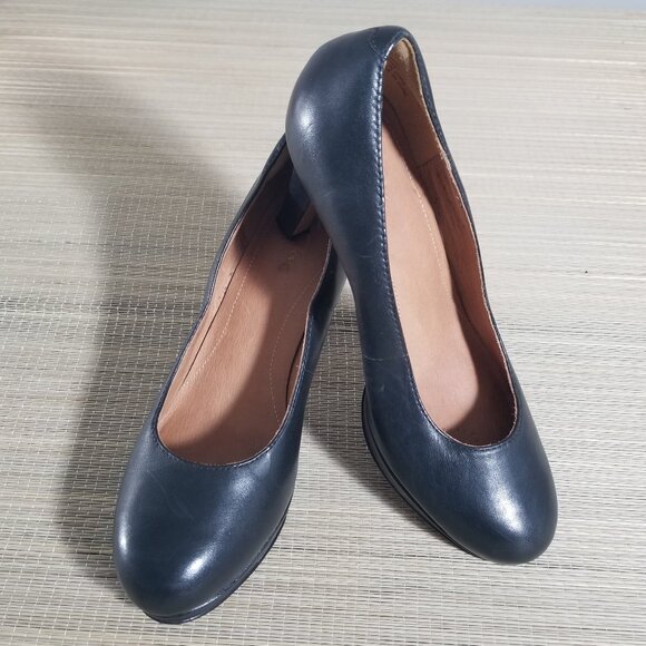 Clarks Artisian Womens 7 M Navy 3" Heel Platform Pumps Round Toe Leather Shoe - Picture 1 of 16